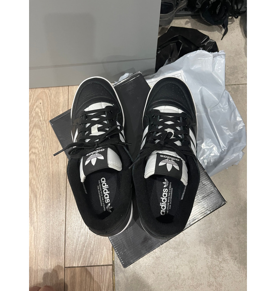 Кроссовки • adidas Originals • Черный