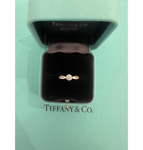 Кольцо • Tiffany & Co. • Белый