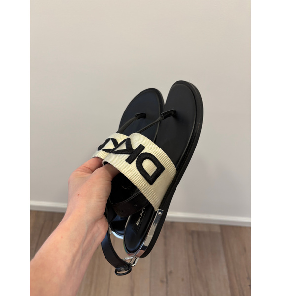 Сандалии • DKNY • Кремовый