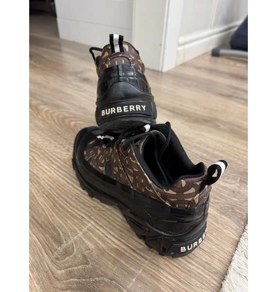 Кроссовки • Burberry • Коричневый