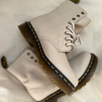 Ботинки • Dr. Martens • Бежевый