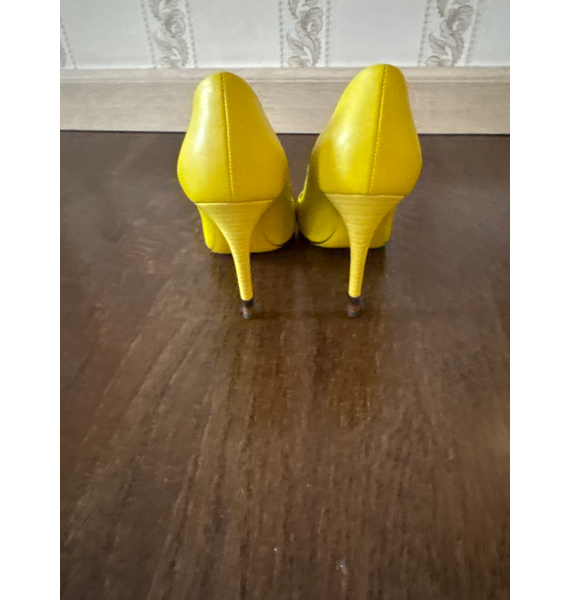 Туфли • Fendi • Горчичный