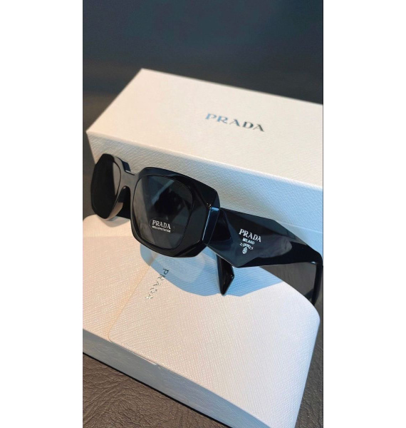Очки • Prada Eyewear • Черный
