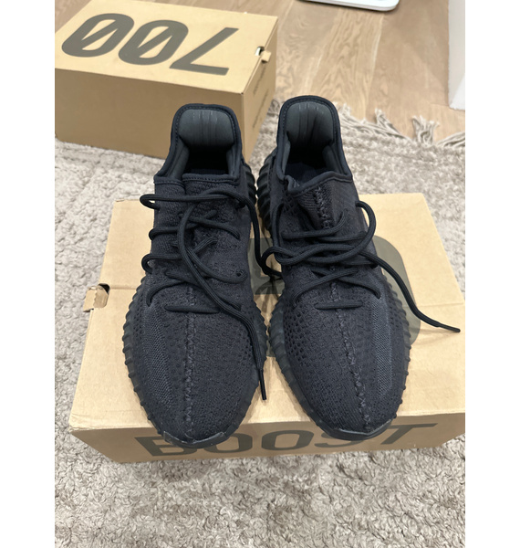 Кроссовки • Yeezy • Черный