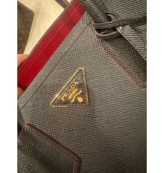 Сумка • Prada • Черный