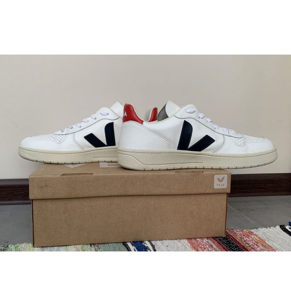 Кроссовки • VEJA • Белый
