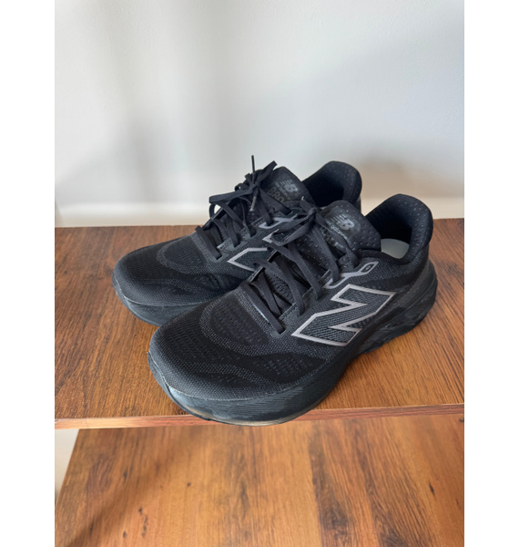 Кроссовки • New Balance • Черный