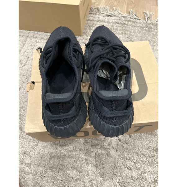 Кроссовки • Yeezy • Черный