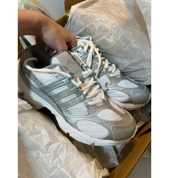 Кроссовки • adidas Originals • Белый