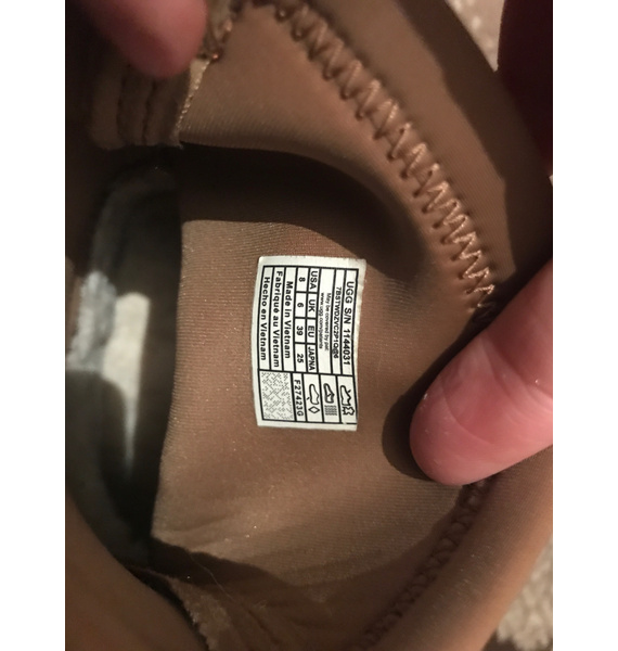 Ботинки • UGG • Бежевый