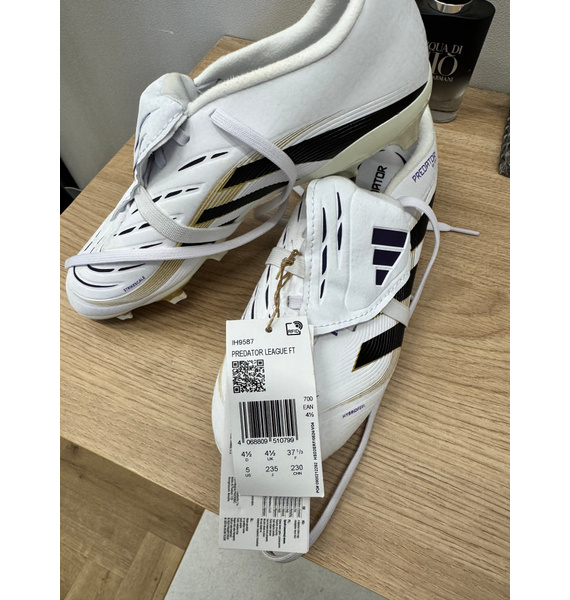 Бутсы • adidas • Белый