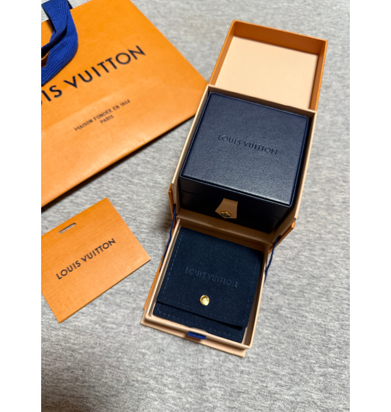 Серьги • Louis Vuitton • Белый