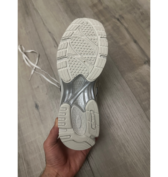 Кроссовки • ASICS • Белый