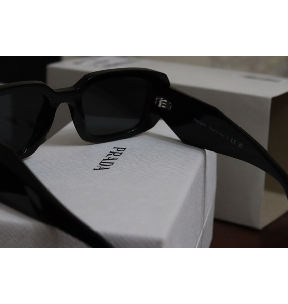 Очки • Prada Eyewear • Черный