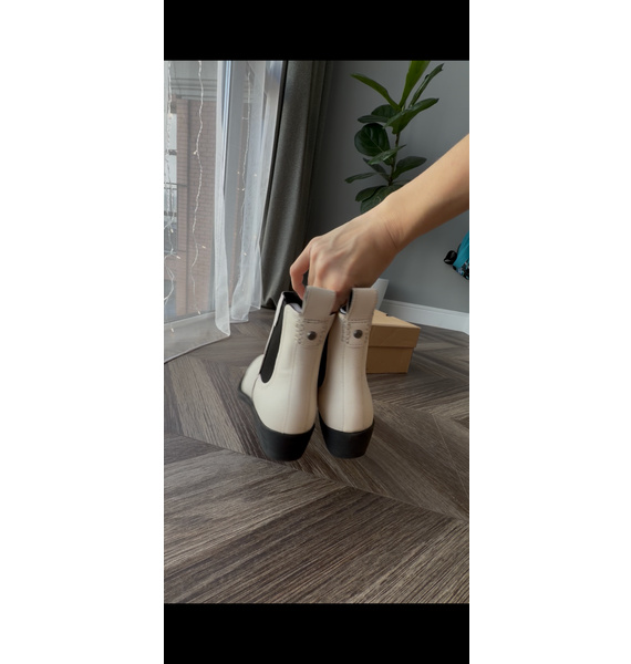 Сапоги • UGG • Белый