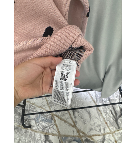 Свитер • GUESS • Розовый