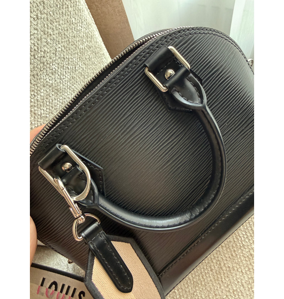 Сумка • Louis Vuitton • Черный