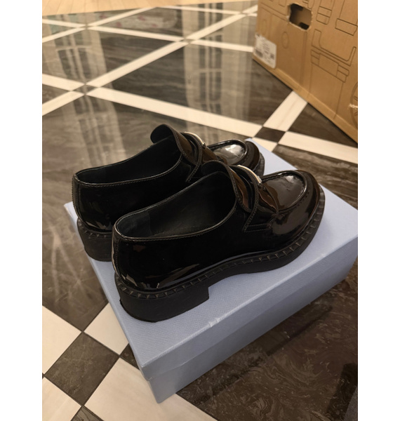 Лоферы • Prada • Черный