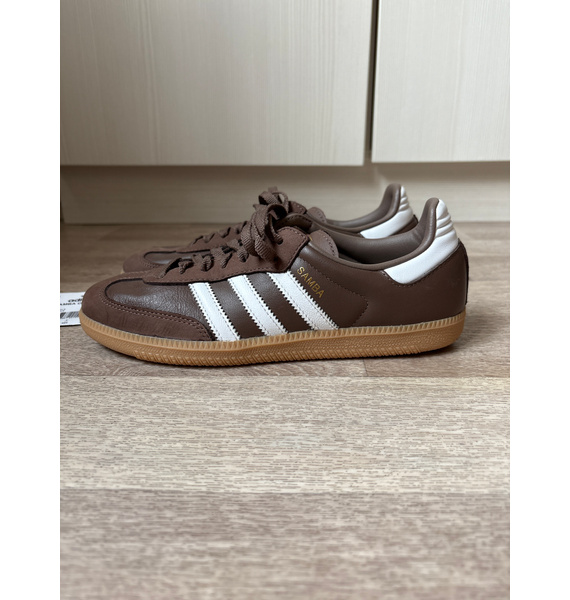 Кроссовки • adidas • Коричневый