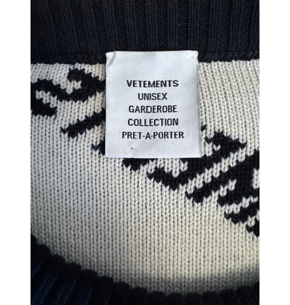 Пуловер • VETEMENTS • Черный