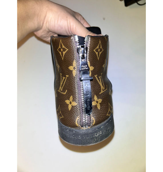 Кроссовки • Louis Vuitton • Черный