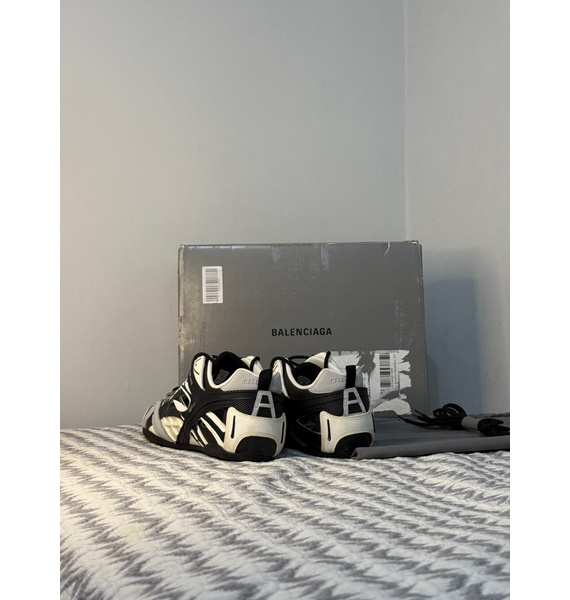 Кроссовки • Balenciaga • Черный