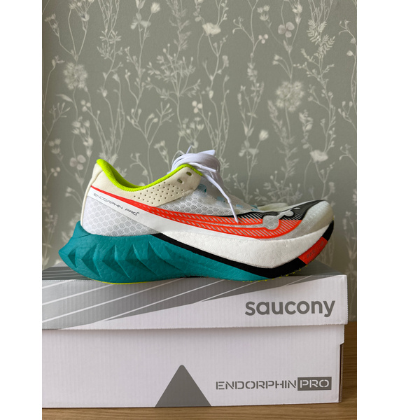 Кроссовки • Saucony • Белый