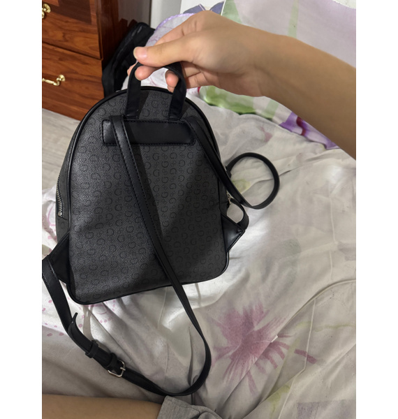 Рюкзак • GUESS • Черный