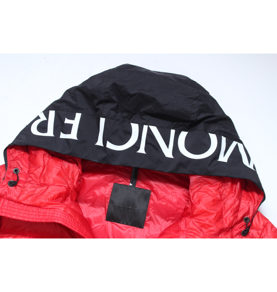 Пуховик • Moncler • Красный