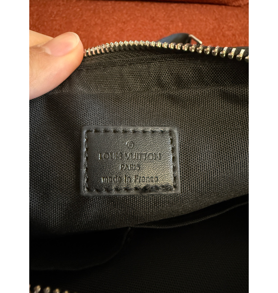 Сумка • Louis Vuitton • Черный