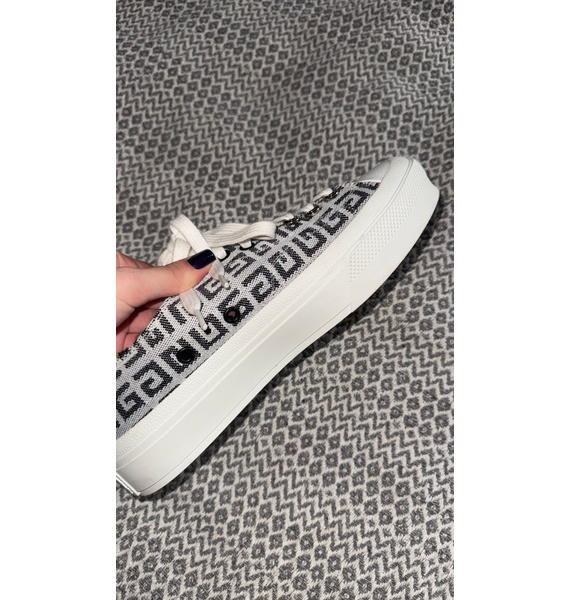 Кеды • Givenchy • Белый