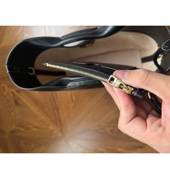 Сумка • Alexander McQueen • Черный