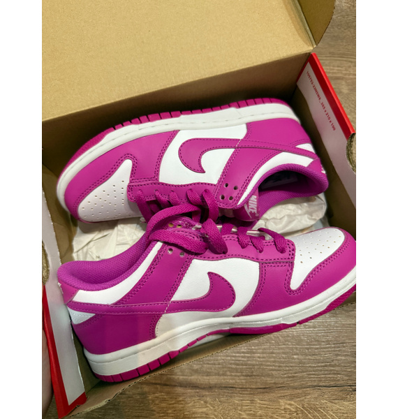 Кроссовки • Nike • Фуксия