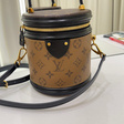 Сумка • Louis Vuitton • Горчичный