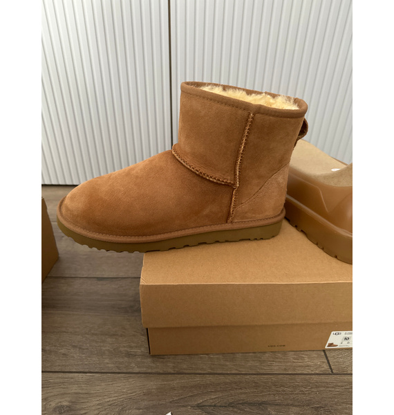 Сапоги • UGG • Песочный