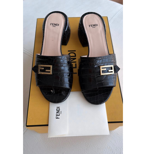 Босоножки • Fendi • Мульти