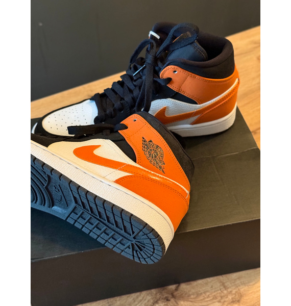 Кроссовки • Nike • Оранжевый