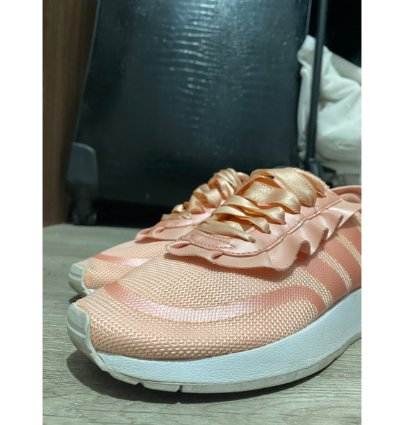 Кроссовки • adidas • Розовый