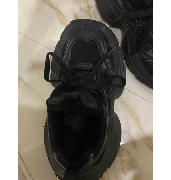 Кроссовки • Balenciaga • Черный