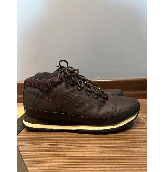 Кроссовки • New Balance • Коричневый