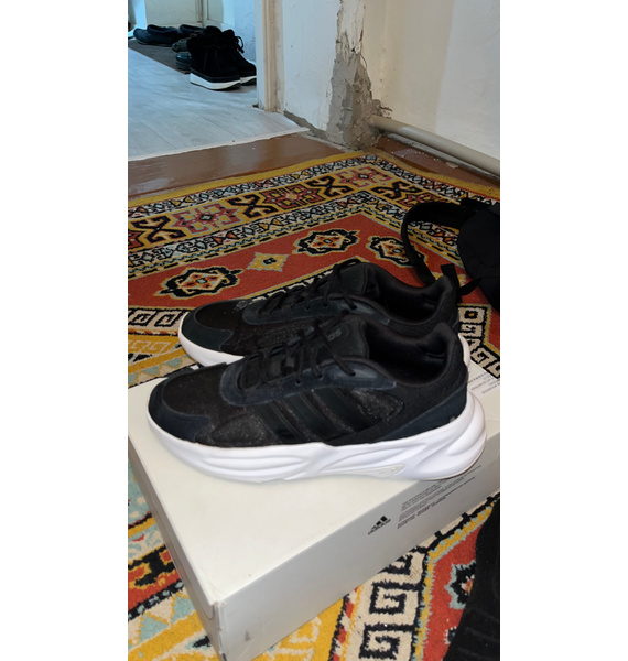 Кроссовки • adidas • Черный