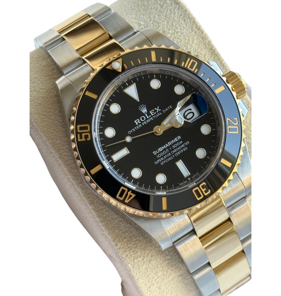 Часы • Rolex • Золотой