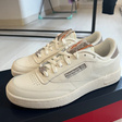 Кроссовки • Reebok • Бежевый