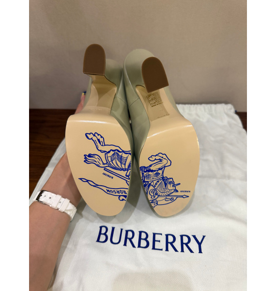 Туфли • Burberry • Бежевый
