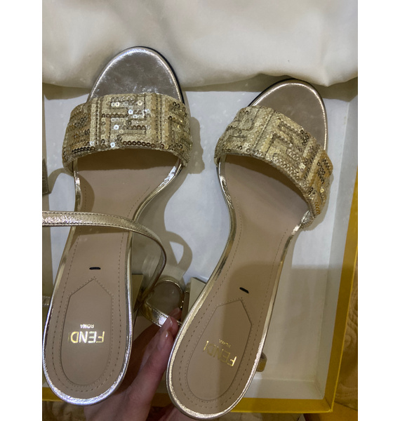 Босоножки • Fendi • Золотой