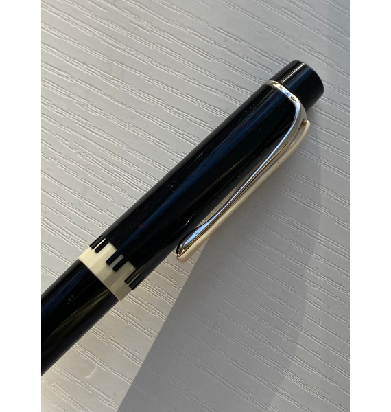 Ручка • Montblanc • Черный