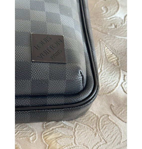 Барсетка • Louis Vuitton • Тёмно-серый