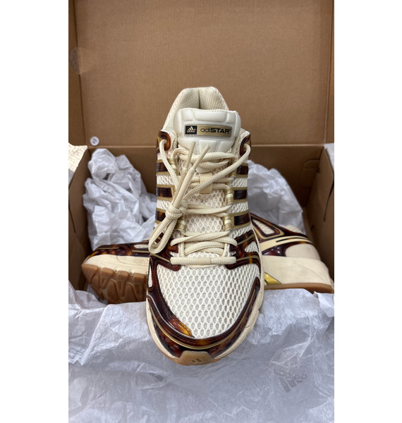 Кроссовки • adidas • Бежевый