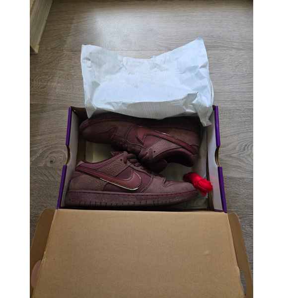 Кроссовки • Nike • Бордовый