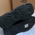 Ботинки • UGG • Черный